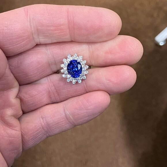 Tanzanite And Diamond White Gold Ring - Picture 6 of 6